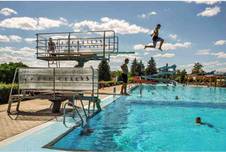 24.08.04_terrassenschwimmbad.jpg