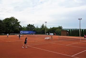 Tennisplatz..JPG