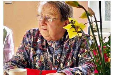 Kleine Frau, großes Herz
