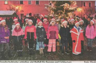 Weihnachtsmann kam mit Trabi