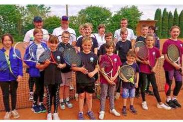 Tennisplätze wieder in Top-Zustand