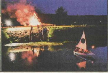 Unstrut in Flammen mit Entenregatta