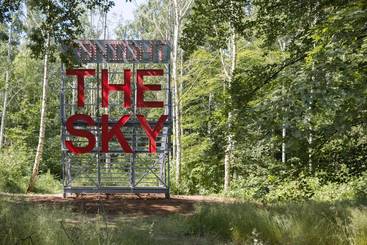 "Tonight the Sky" von Michael Krenz ist eins von drei Kunstwerken auf dem Kunstweg "Zwischen Welt und Kosmos", der die Arche Nebra mit dem Mittelberg verbindet.