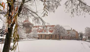 winterliche Kirche.jpg